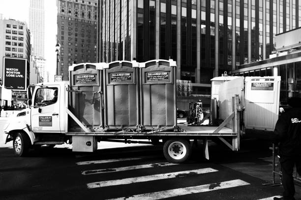 Best Best portable toilet rental  in Edinburg, IL